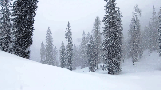 De winter keert terug naar de Alpen